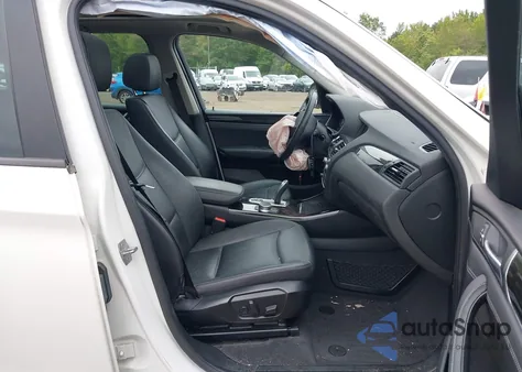 2017 BMW X3 xDrive28I z USA, uszkodzony, nr VIN 5UXWX9C51H0T04479